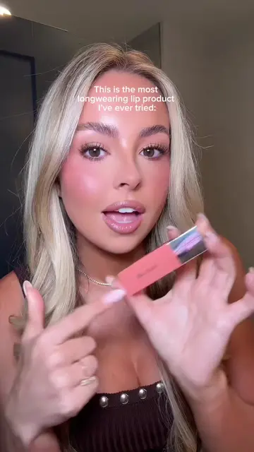 This lip combo wore for over 6 hours while I glammed an entire bridal party 👀 @