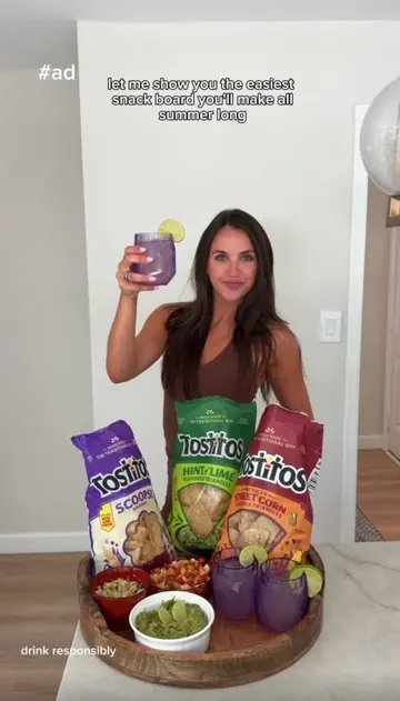 #ad Can’t do a Margarita Monday without @Tostitos 😍💚🍹 drink responsibly #snac