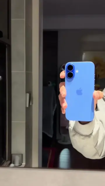 iPhone 16 camera stabilization is on another level. #iPhone16 #Apple