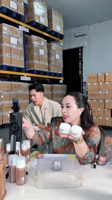 Moisturizer kecintaan dedek Aping nih😍😍 cus langsung diborong ajaa🥰 #MKSKIN #