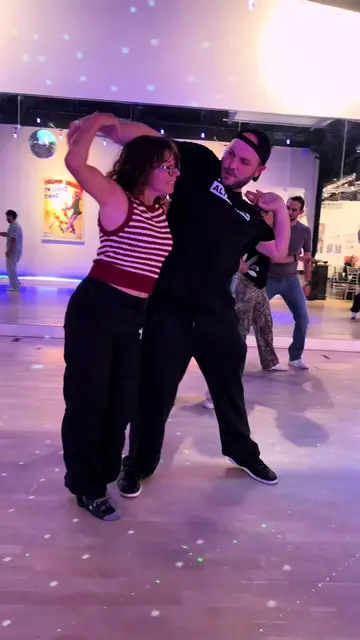 Looking for a fun way to spend your Monday nights? 💃✨ Sunset Swing is one of Or