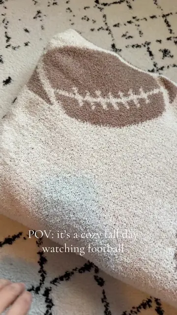 76" L x 63" W- super soft, Contrasting color/reversible design! #blanket #cozyse