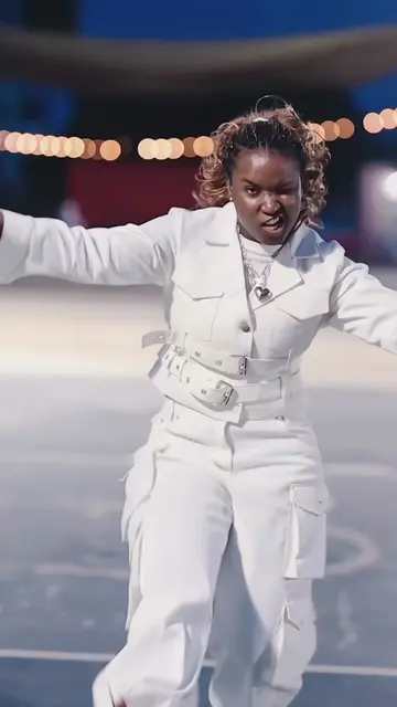 #capcut #capcutpioneer Tuto de danse original Let Me Be Qui chante la chanson or