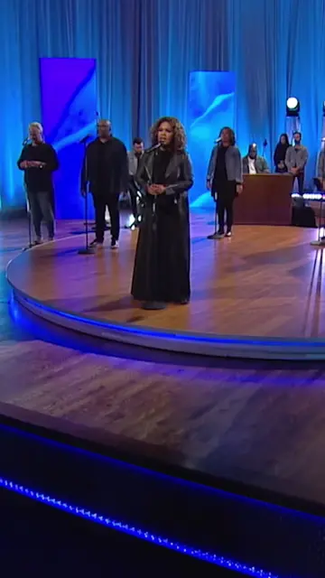 “All my life You have been faithful!” @cecewinans singing “Goodness of God”. Wat