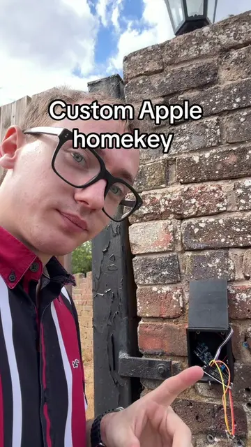 Demo of custom Apple homekey device #homekit #homekey 