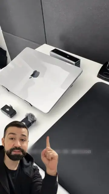 Vc nao precisa ficar apertando o botão de ligar do seu celular só pra ver a hora