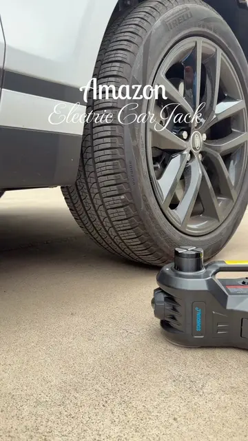 🔗In Bio! Electric Car Jack 🚗♥️ #amazonfinds #caressential #cargadgets #electri