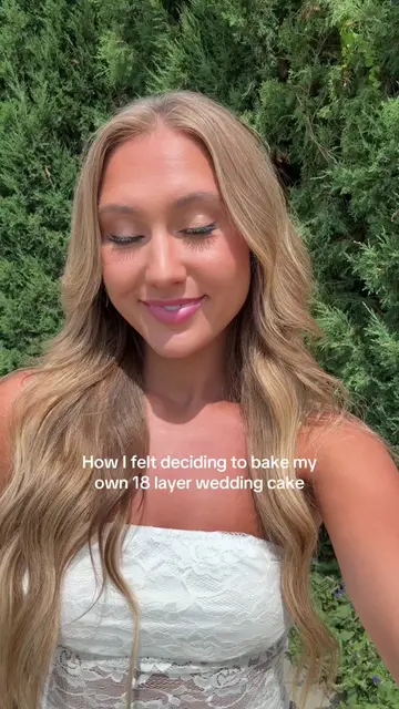 Somehow I thought this was a good idea hahah #wedding #weddingday #bride #cake #