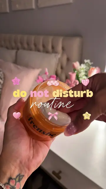 cozy girl roll call!🩷🌙 🧸🕯️ do you put your phone on dnd before bed, or are y
