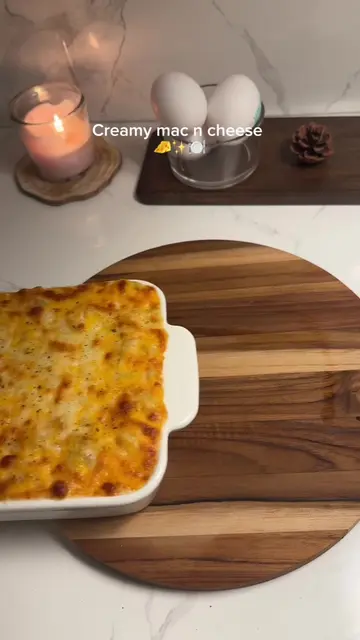 Creamy Baked Mac and Cheese 🧀✨ Ingredients 300g elbow pasta 50g unsalted butter
