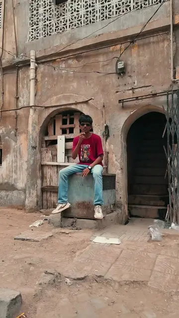 In this video, I explore Ramswami, one of Karachi's most fascinating historic ne