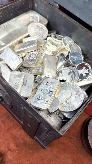I put 75 pounds of pure silver in a mid 1800s iron strongbox! #redbeardsrelics #