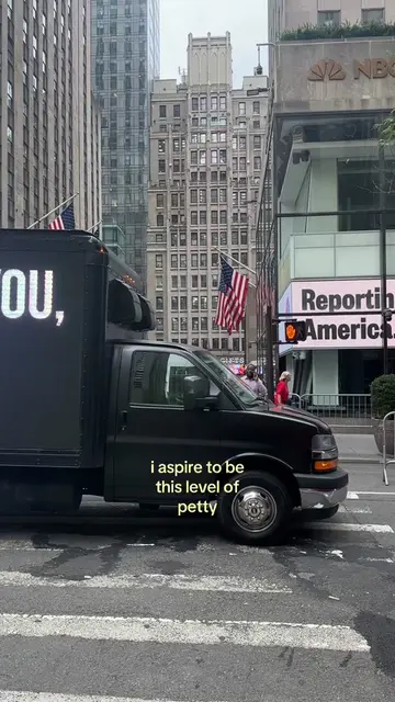 marketing team w #bringbackpublicshaming #nyclife 