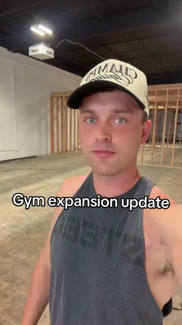 Gym update. @mcarsonfam stole a bunch of money from me and two elderly woman.  B