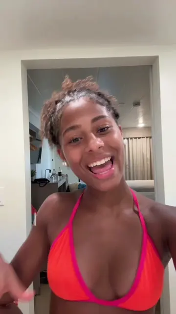 GRWM at the beach!!! #grwm #curlyhair #fyp #fypシ #viral 