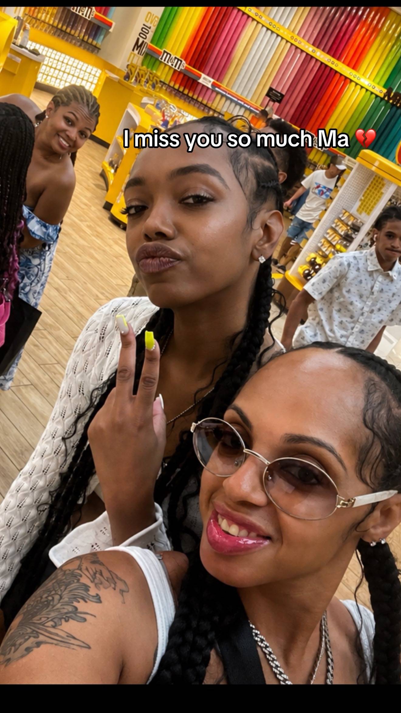 We miss you mommy, so very much 💞