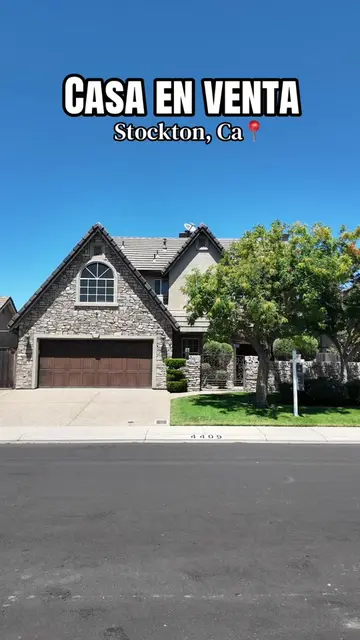 🔥 Esta joya en Stockton te va a sorprender. Amplios espacios, entrada privada, 