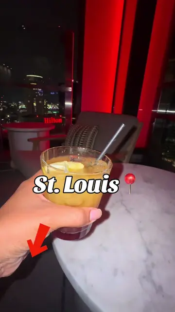 Rooftop bar & amazing city views🍹🏙️ #tiktokgorisingstarsl2 #hotel #travel #stl