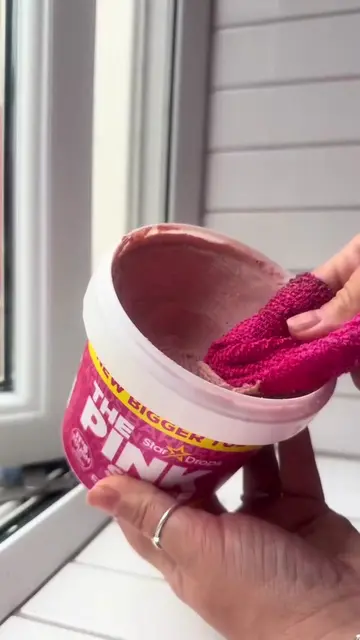 We also like to clean everything with a pink paste ✨
