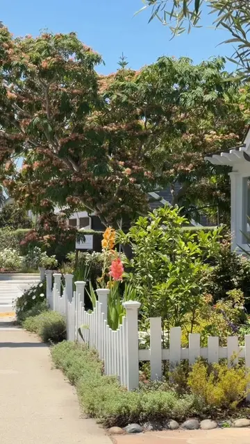edit: meant to say southern coast*** this is everything i love about CA cutest b