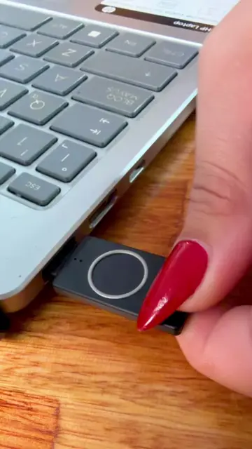En 10 segundos te mostramos qué es una YubiKey y por qué suma una capa extra de 