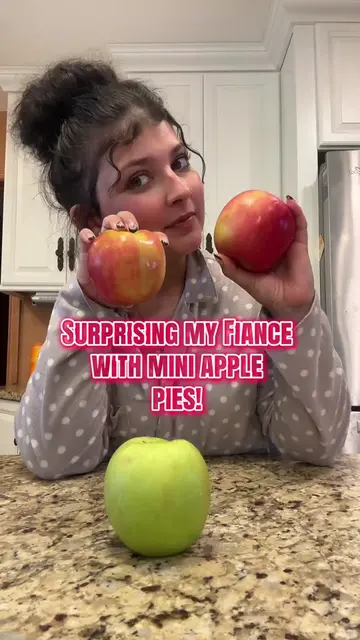Surprising my fiancé with many apple pies!🥧🍎🍏💍 #cooking #baking #easybaking 