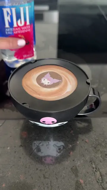 The 💧 is back! #satisfying #frutigeraero #toy #unboxing #kuromi 