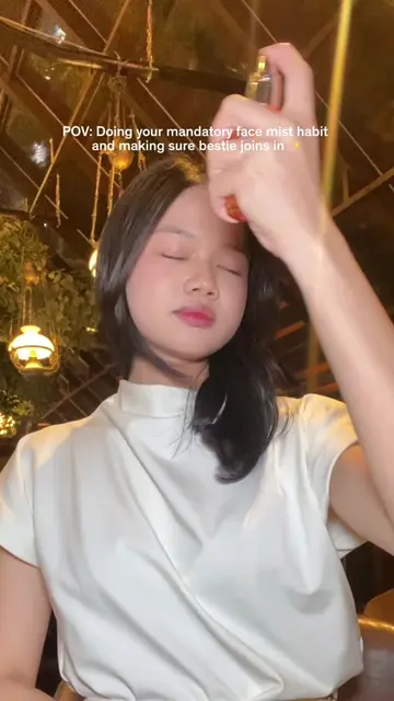 A little routine check during hangout🧡  Revealing the holy grail behind the glo