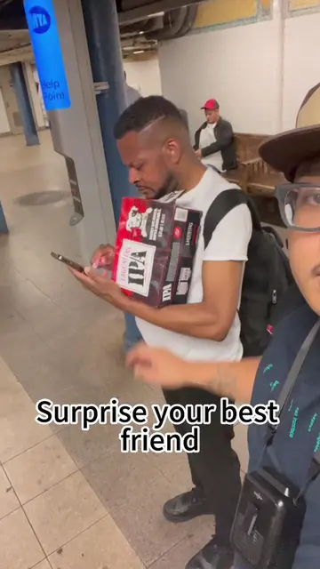 Surprise your best friend #funny #funnyvideo #Foryou #surprise #usa 