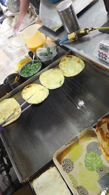Popular Xindian 10-Second Egg Pancake - Taiwanese Street Food   🗺️ Location No.