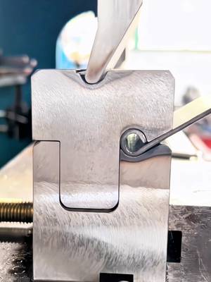 No wandering, no out‑of‑round – precision all comes down to this die set. For hi