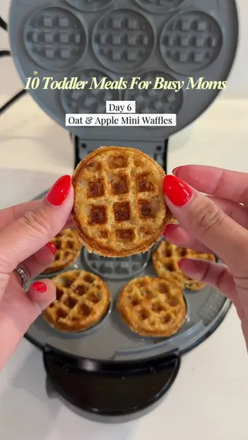 Day 6 of 10 days of easy toddler meals for busy moms. Apple oat waffles toddler 