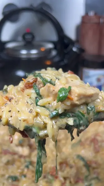 Creamy Lemon Chicken Orzo Ingredients: •	2 tablespoons olive oil •	1 pound chick