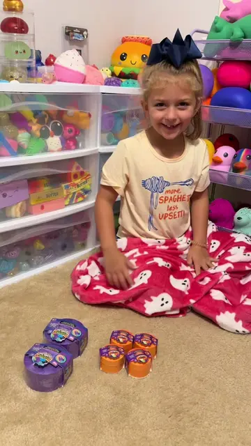 Open some @RMS USA Halloween Mini Dumplimgs with us! #dumplings #unboxing #squis