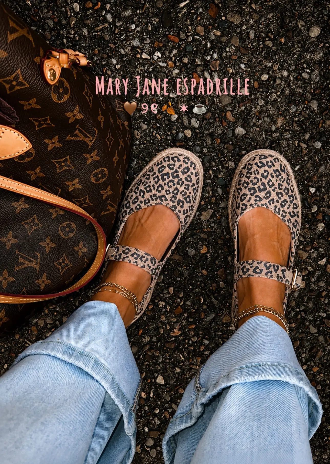 If you’re building your fall wardrobe, start with the shoes. 🤎 These leopard Ma