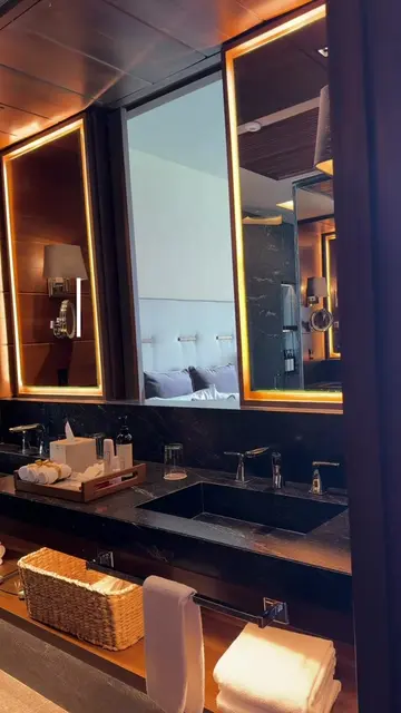 Let’s get into a little room tour of my junior suite at Secrets Moxche All Inslu