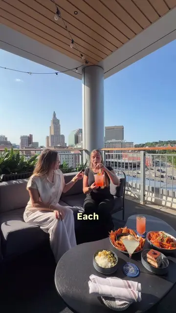 A spritz bucket, some house-made pasta, and THIS view? Sign me up 🍹🍊 Hannah Tu