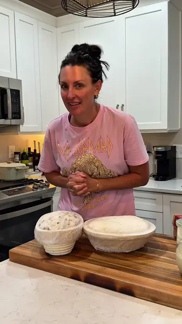 POV: You can’t decide between sweet or savory sourdough… so you bake BOTH. 🤤🍞 