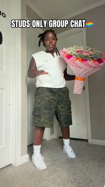 This Is A 911 🚨🔔 Bro What Do I Do🥴😂?????? #funnyvideo #groupchat #lesbiansof