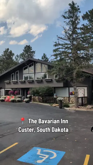 We were so pleasantly surprised by the Bavarian Inn in Custer, South Dakota! I t