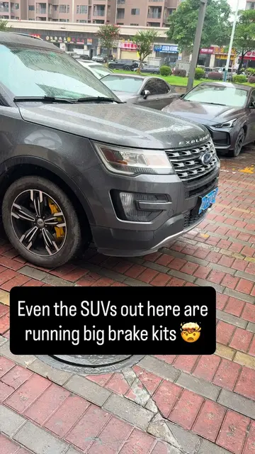 You don't expect to see a massive ceramic brake kit on a Ford Explorer 🤯 The af