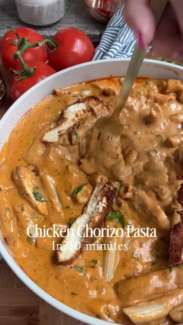 Chicken Chorizo Pasta in just 30 minutes. Creamy pasta, with two cheeses, choriz