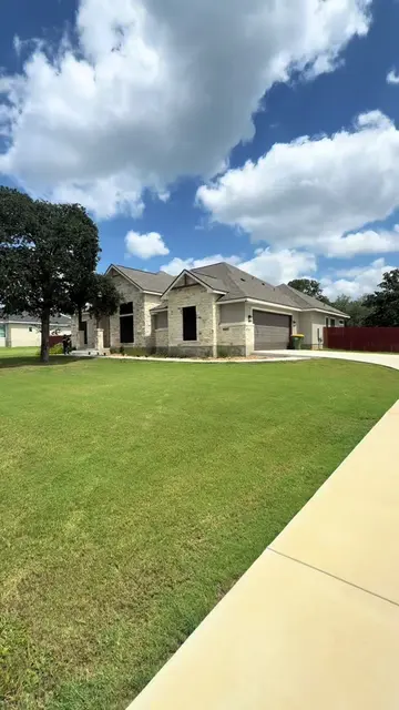 🏡 New Construction Home for Sale in La Vernia, TX | 1 Acre Lot Looking for a ne