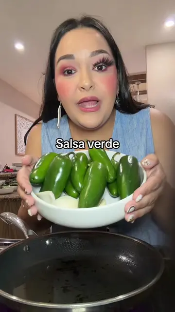 Quick Homemade Salsa #salsa #homemade #foodtutorial #quickrecipes #KitchenHacks 