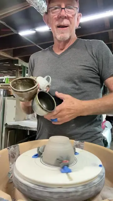 Carving mugs!  #pottery #artist #potterytiktok #mug #ceramics 