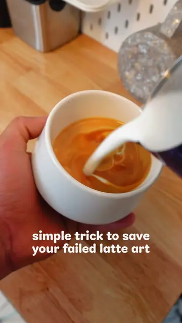 How to make latte art even after a bad pour ☕️✍️ #coffeeathome #latteartathome #