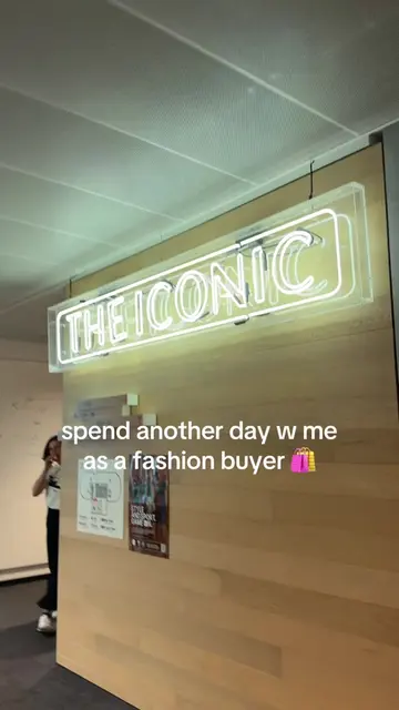 Okay spend ANOTHER day with me @THE ICONIC PS peep the new @Jaded London 🕺🏼  #