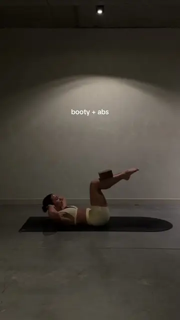 Coming Sunday to CWS 🌼 I absolutely love Booty + Ab focused workouts, and this 