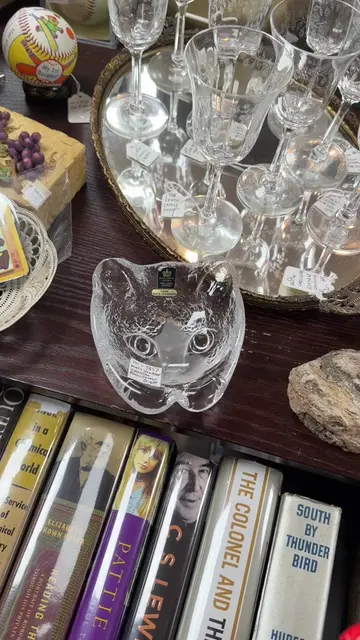 I flip everything over and this time it was to my detriment 😂  #thrift #antique
