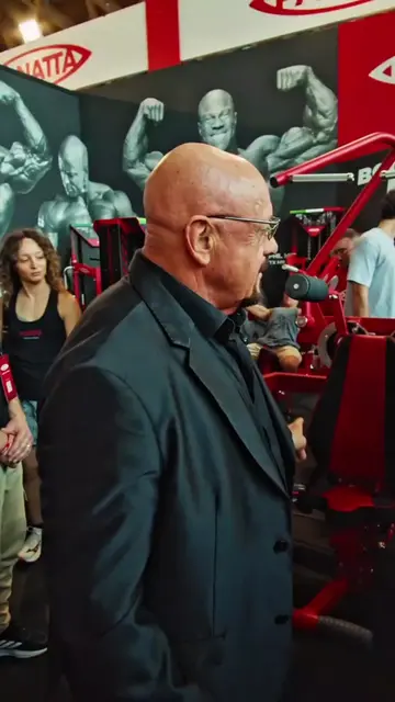Rudy Panatta Invents the World's First Combo Dorsal. If everyone follows the sam